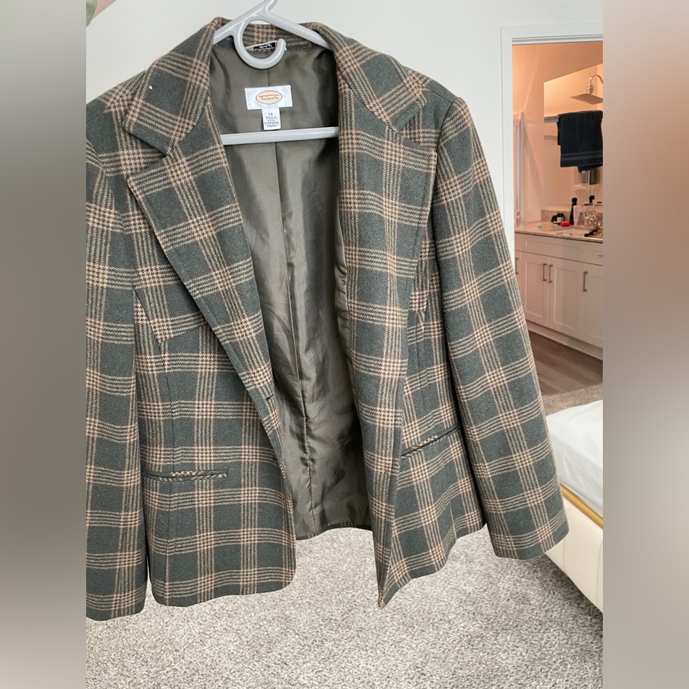 Talbots size 14, houndstooth blazer in green and khaki